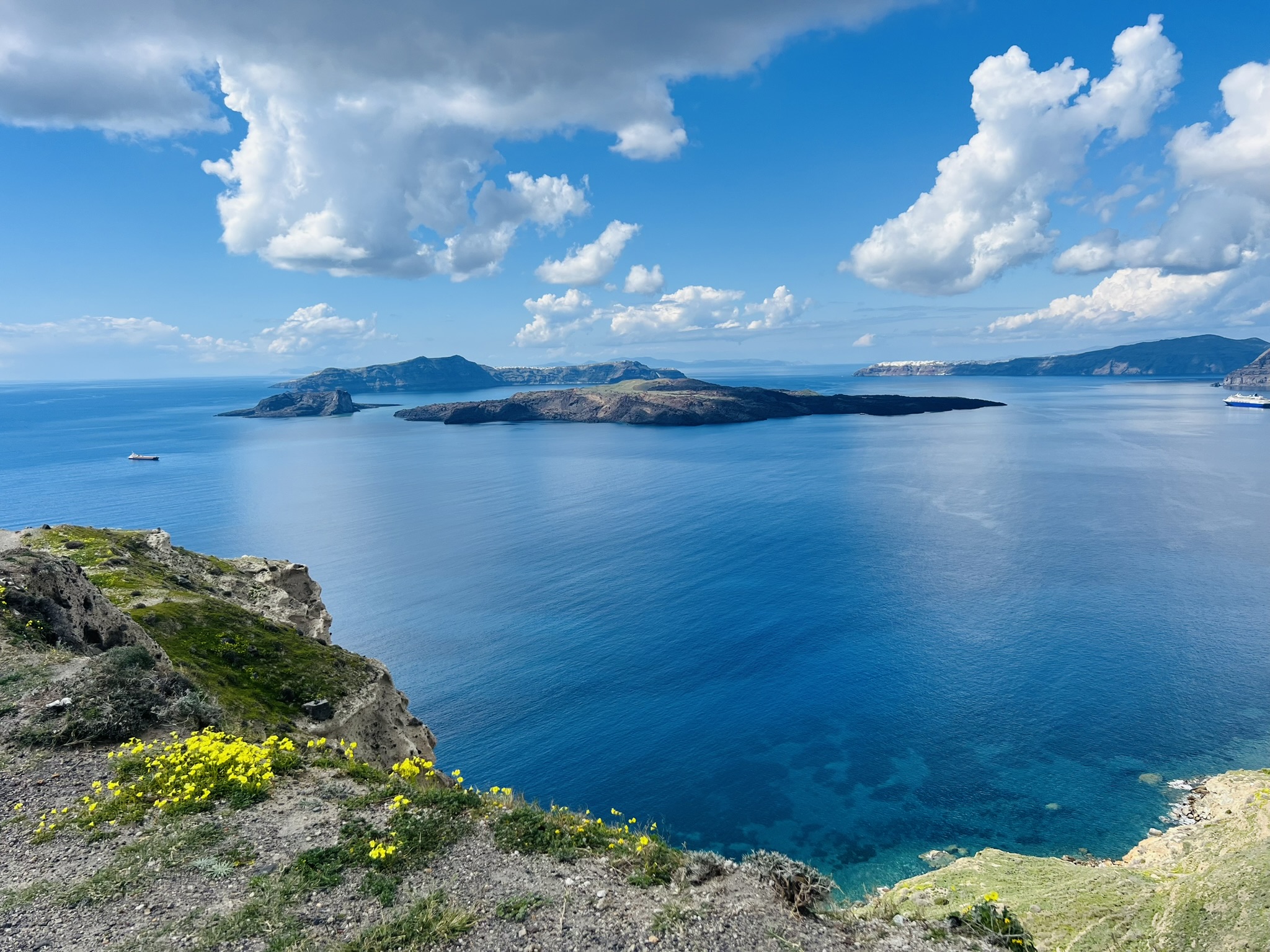 Santorini caldera view beyond the crowds — the real island experience